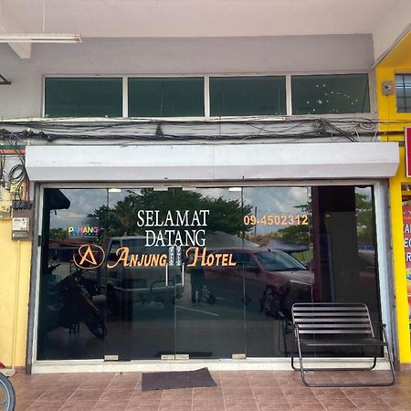 Oyo 91065 Hotel De Anjung Muadzam Shah Bagian luar foto