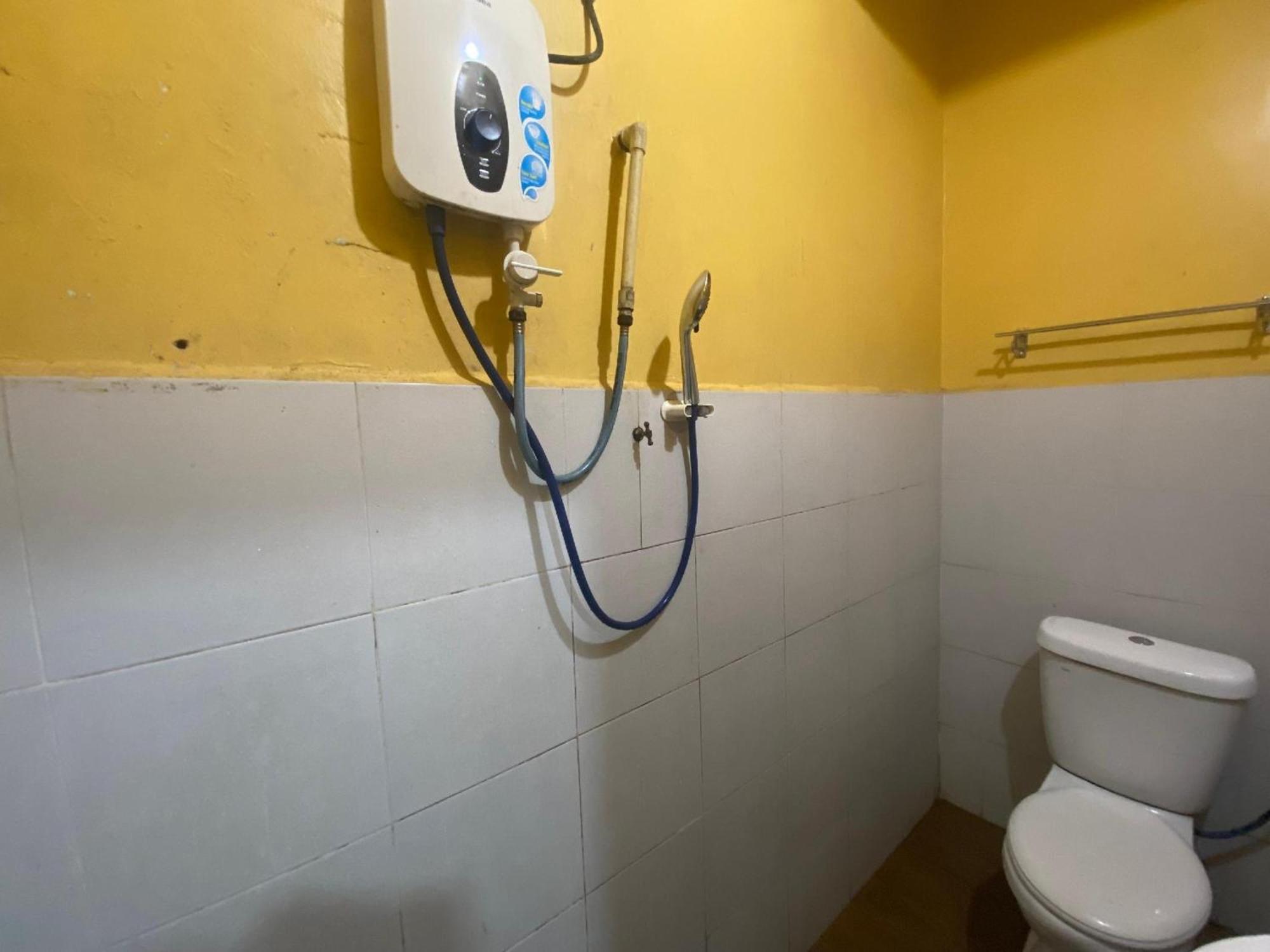 Oyo 91065 Hotel De Anjung Muadzam Shah Bagian luar foto