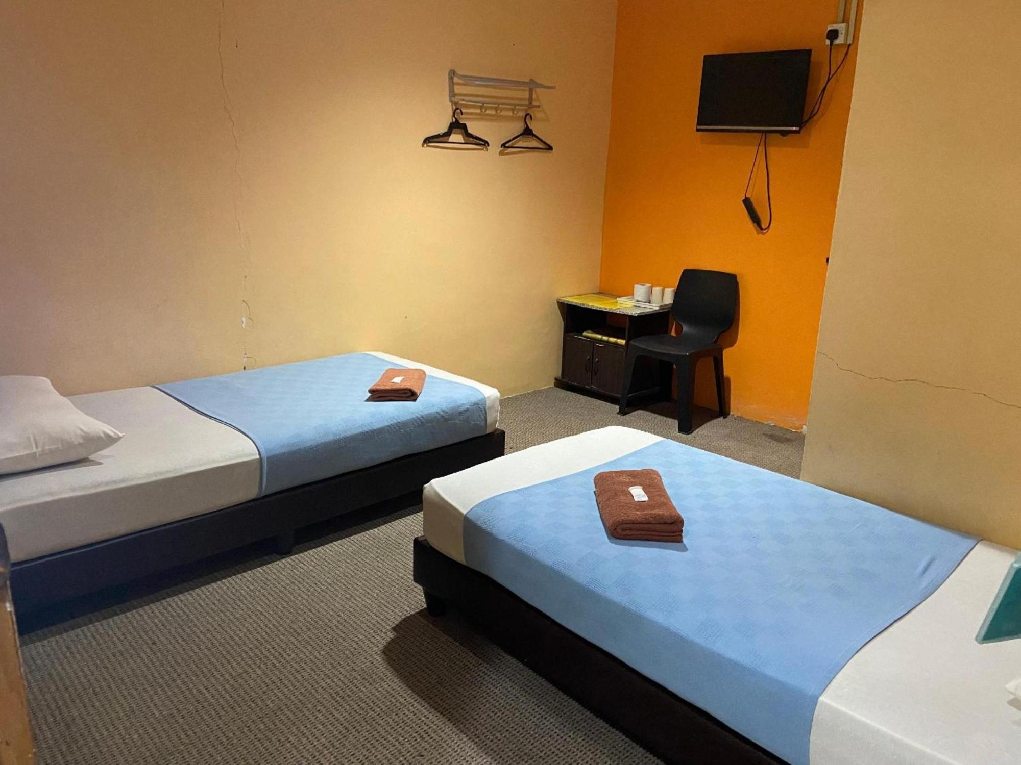 Oyo 91065 Hotel De Anjung Muadzam Shah Bagian luar foto