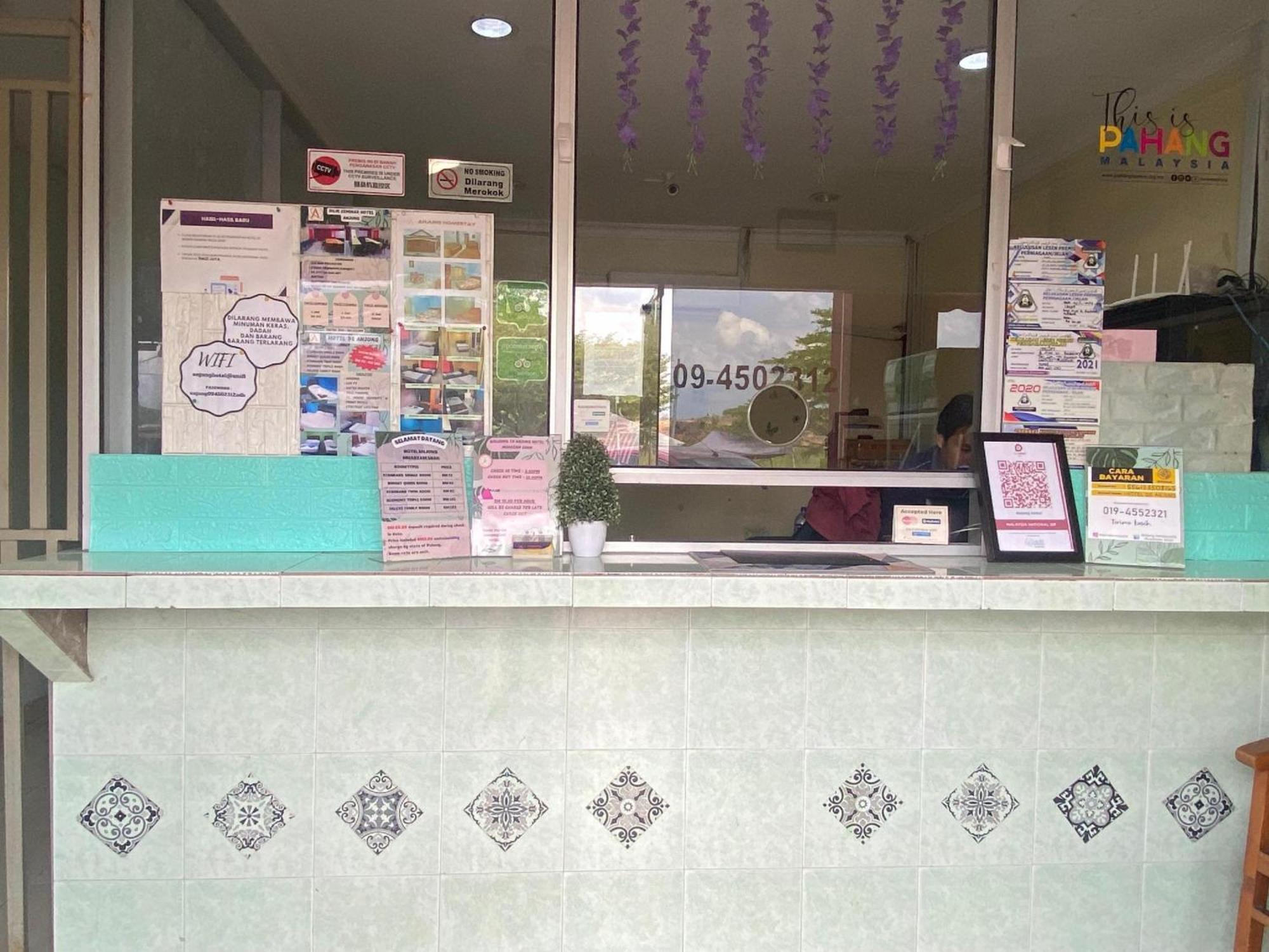Oyo 91065 Hotel De Anjung Muadzam Shah Bagian luar foto