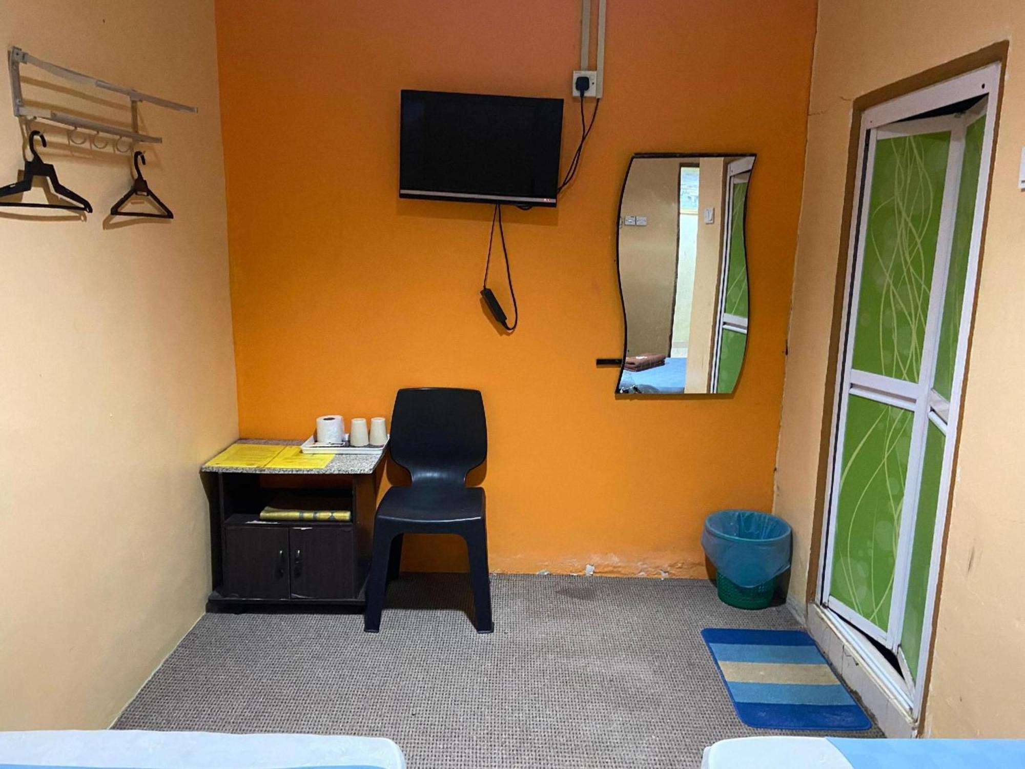 Oyo 91065 Hotel De Anjung Muadzam Shah Bagian luar foto