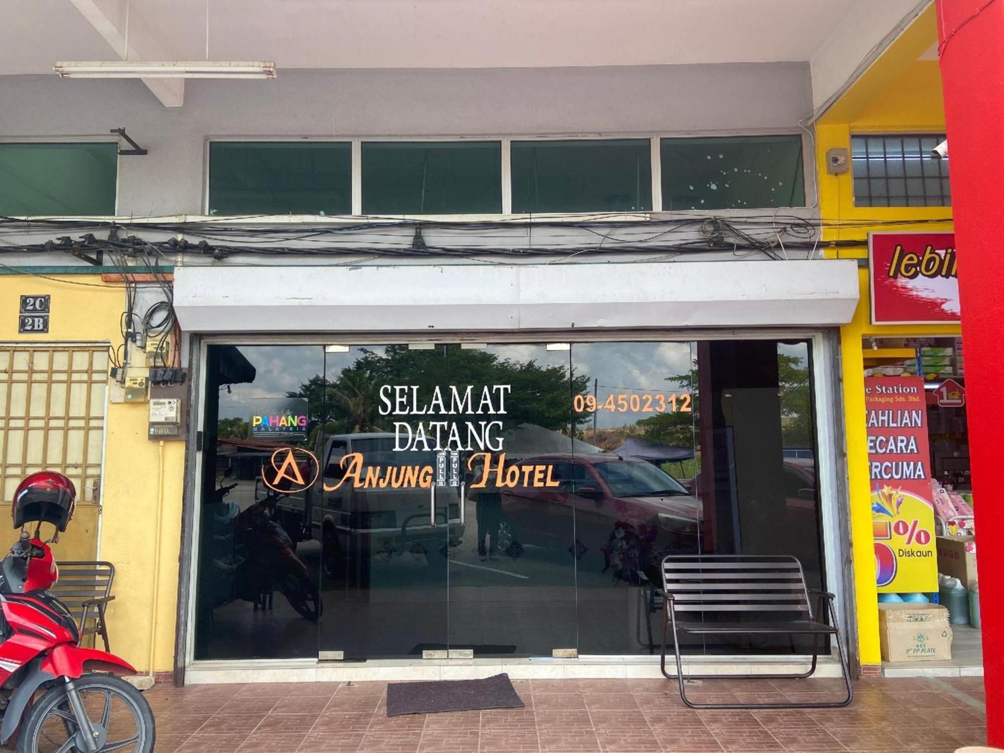 Oyo 91065 Hotel De Anjung Muadzam Shah Bagian luar foto