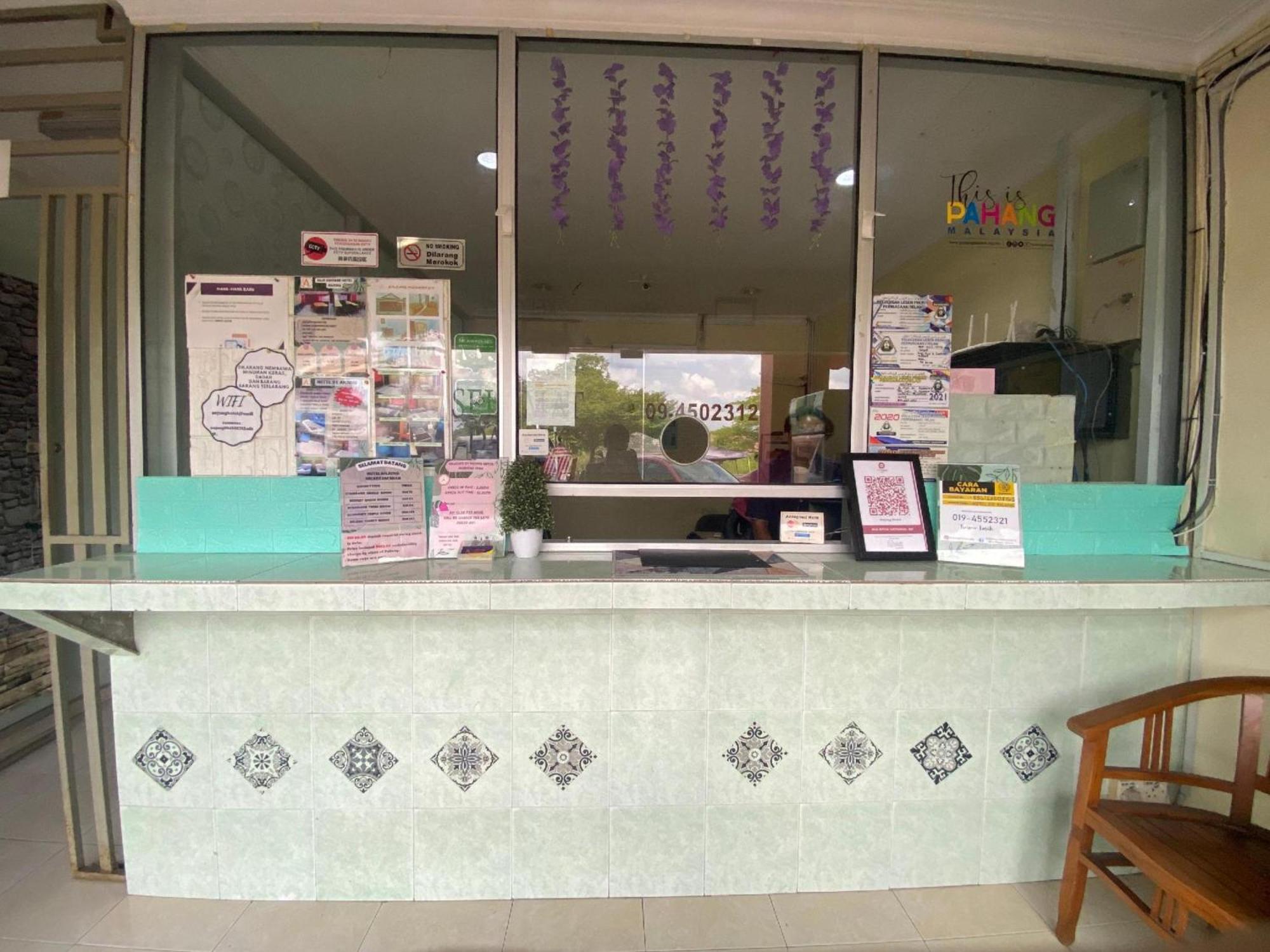 Oyo 91065 Hotel De Anjung Muadzam Shah Bagian luar foto
